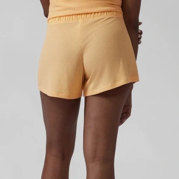 Athleta Wind Down Sleep Short In Lunaria Yellow Size Large - Picture 2 of 7